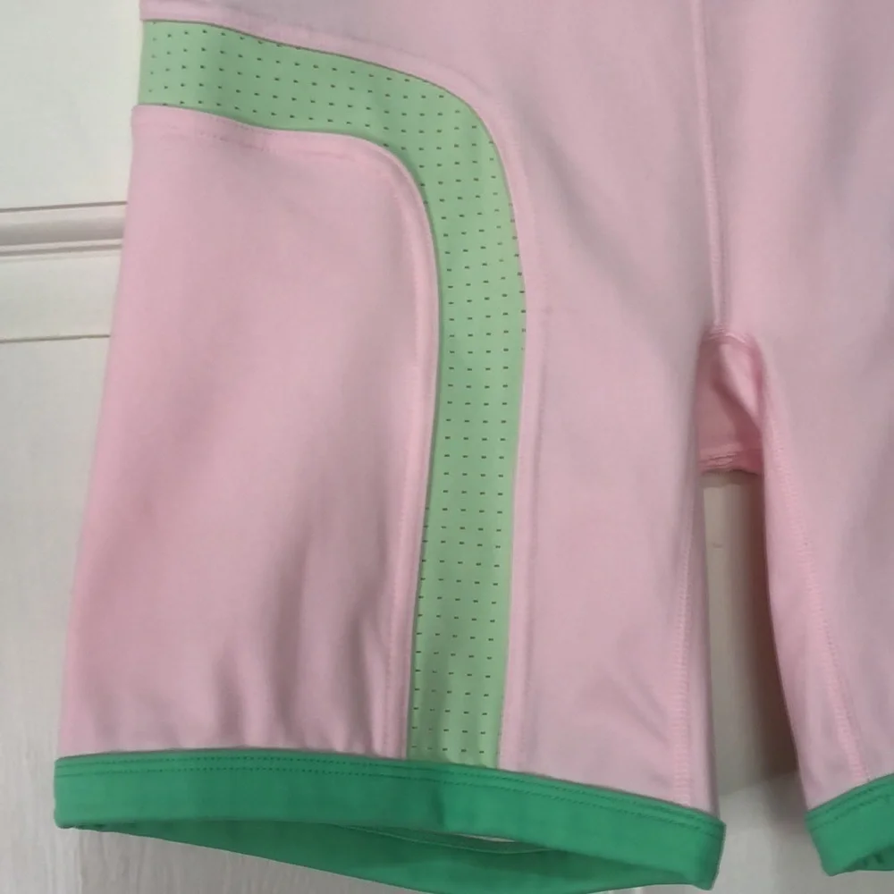 Fabletics high waisted motion 365 color block shorts size medium - Picture 4 of 11